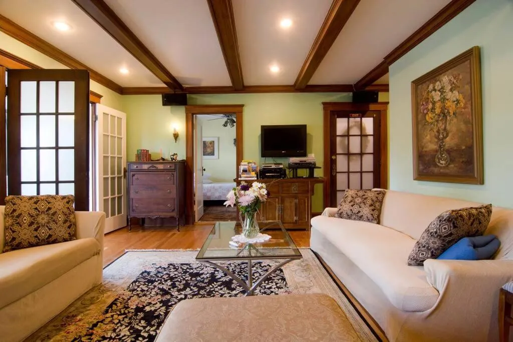 Image 6 of Victorian Condo