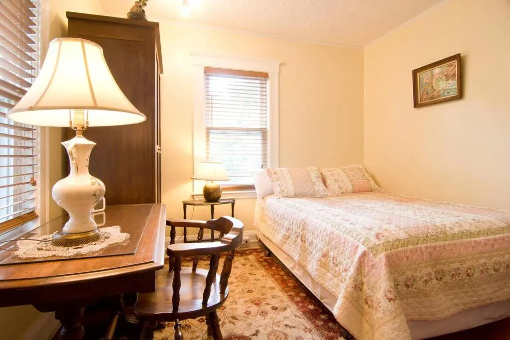 Image 3 of Victorian Condo