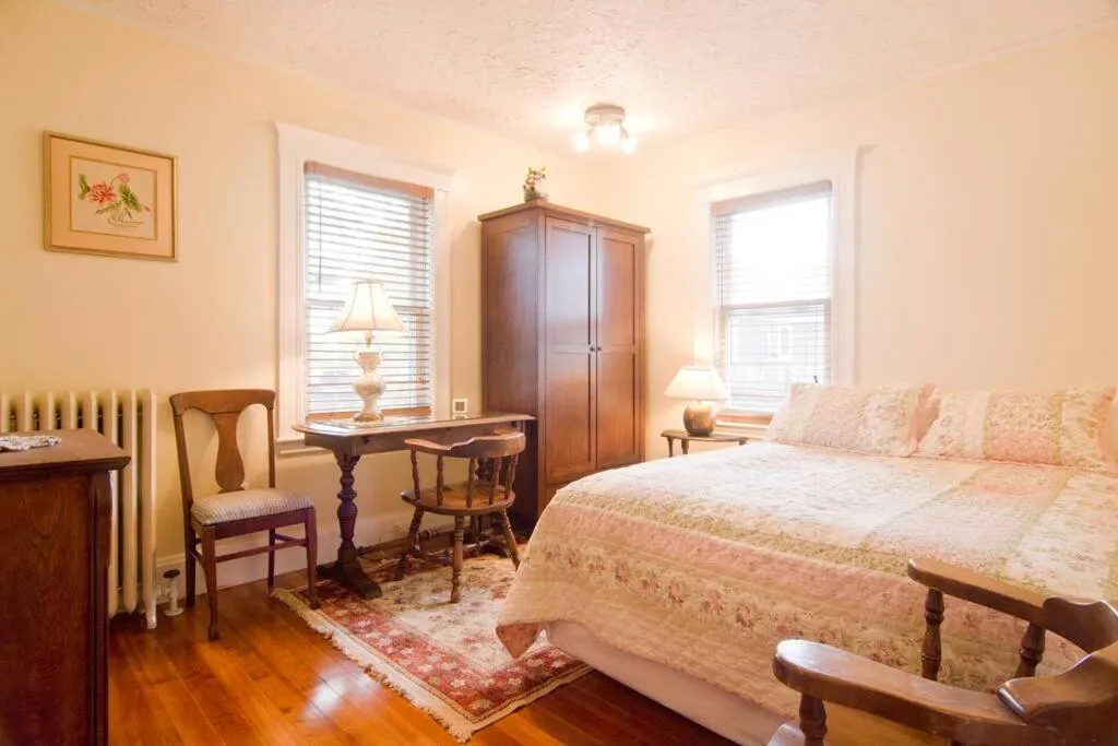 Image 2 of Victorian Condo